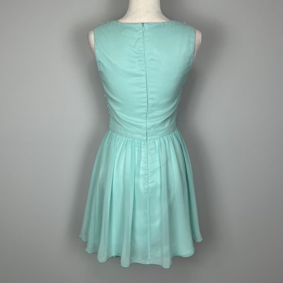 Chi Chi London Aqua Blue Green Sleeveless Party Dress Floral Applique size 4 - Picture 6 of 12